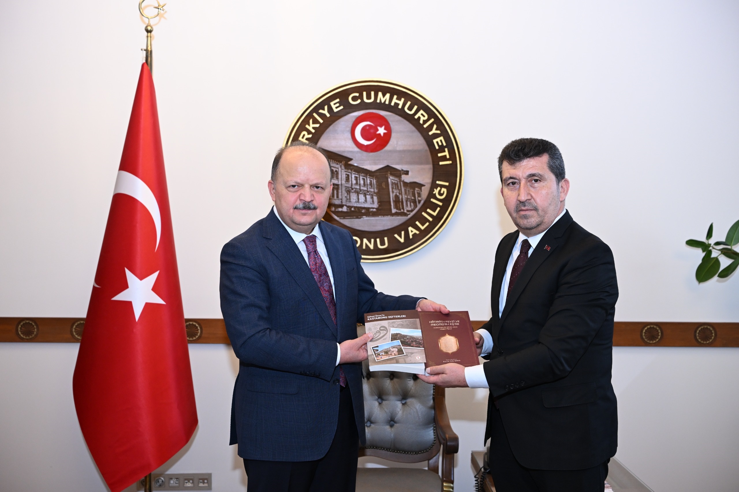 Rektörü